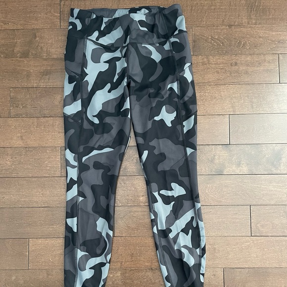 Athleta Pants - EUC Athleta full length camo tights